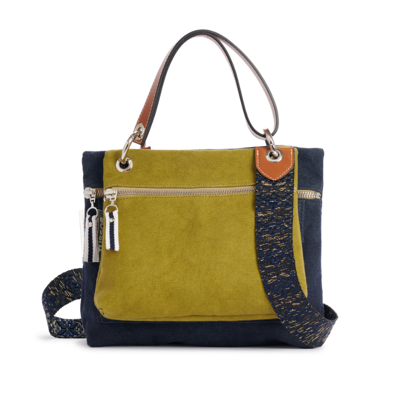 pochette yole en coton olive accrochee à un equipier marine à une anse canotage en cuir naturel gold et à une sangle floquée brillant marine