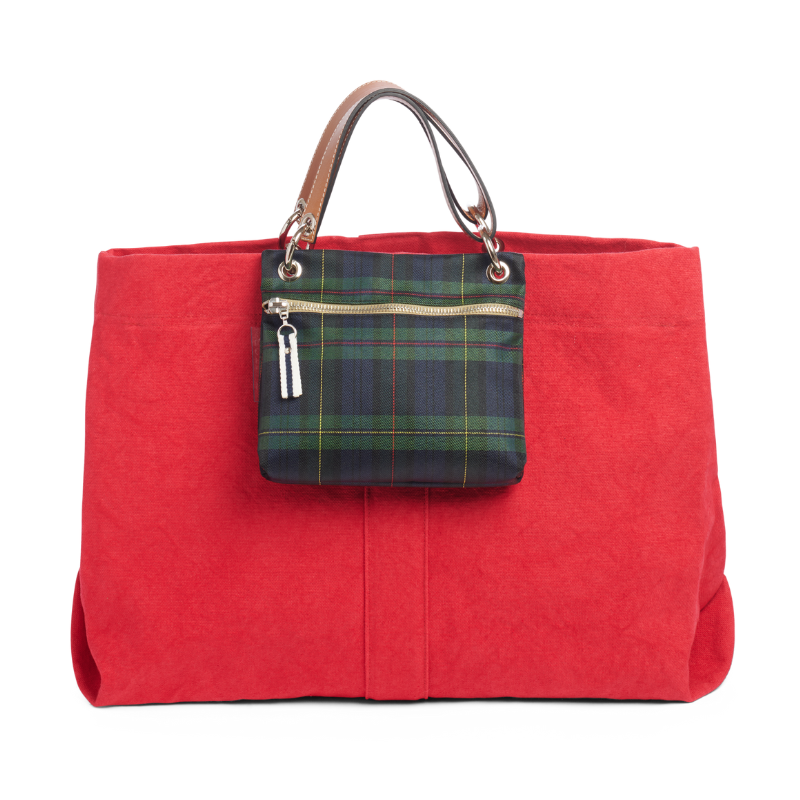 pochette yole en polyester écossais marine accroche à un sac canotage large rouge